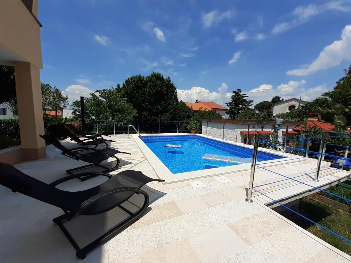 Apartment Hana With A Private Pool Malinska Dış mekan fotoğraf